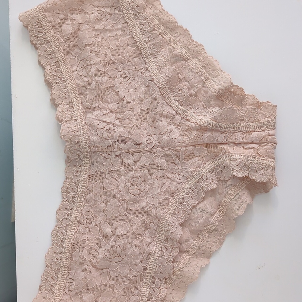 Hanky Panky Beige Lace Boy Shorts Sz M NWOT